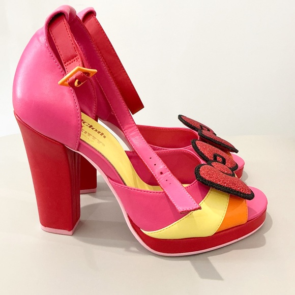 Hello Kitty Red and Orange Heels with Bow - Picture 4 of 5